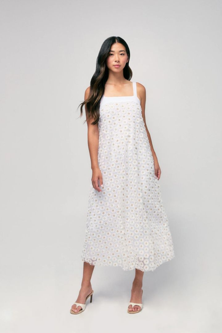 Model Hilary MacMillan textured daisy dress