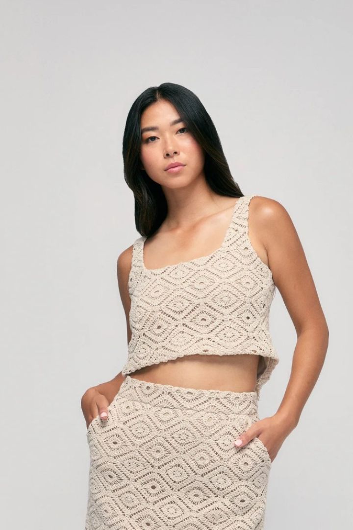 Hilary MacMillan crochet tank top close up