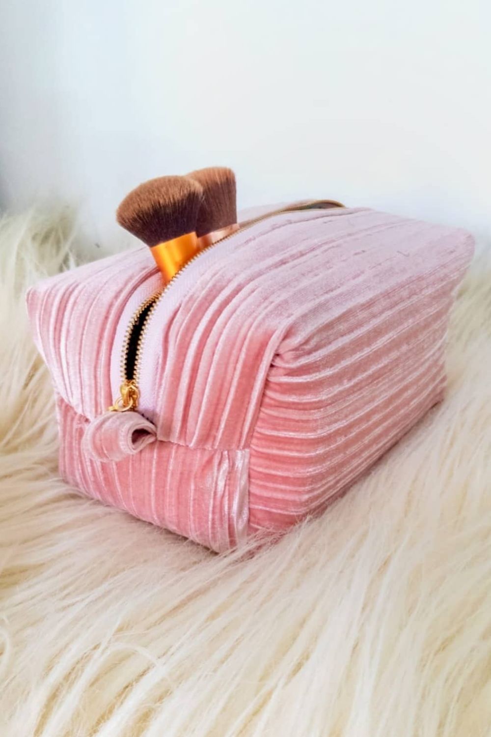 Zipper Miaiden Vintage Cosmetic Bag NWT RARE BEAUTY By Selena