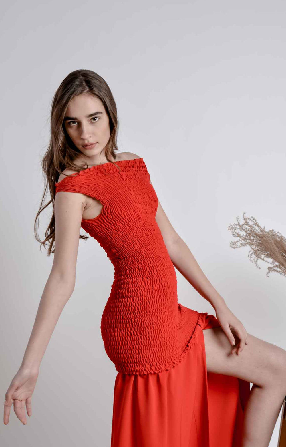 Made to measure red smocking midi dress with front slit - Bastet Noir