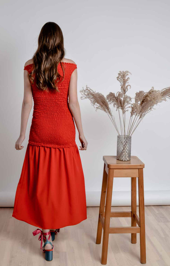 Made to measure red smocking midi dress with front slit - Bastet Noir